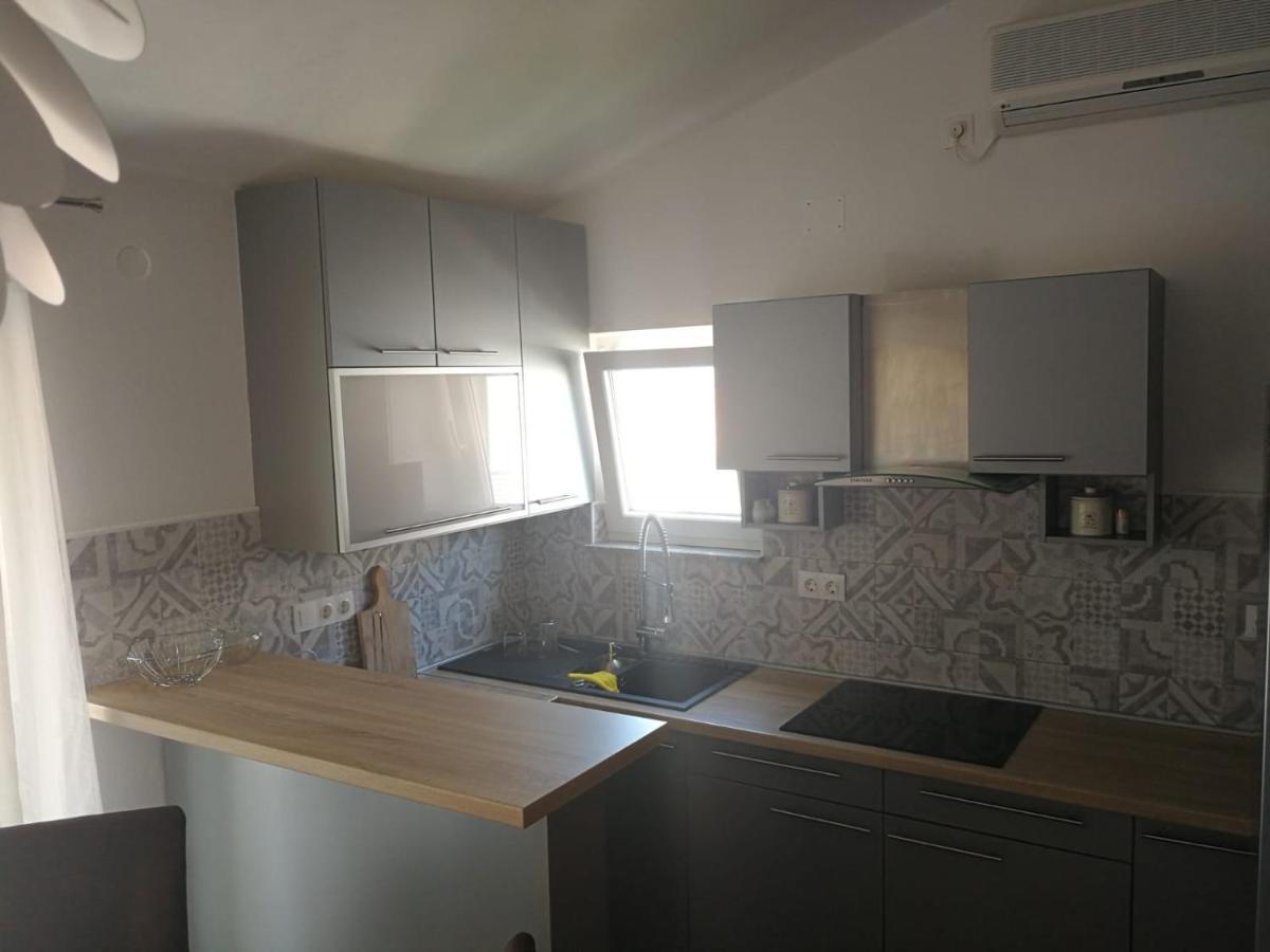 Apartmani Nea Biograd Na Moru Exterior photo